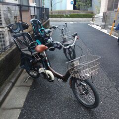 ｄ14🟢バカ良心的な電動自転車屋　🔴安心の無料保証；点検サービス付き  🔵土日もお子様と土足のまま、いろいろなタイプの電動自転車のご試乗可能です。  🌈２０インチ、チャイルドシート、２人乗り、３人乗り、１人乗り電動自転車  🔴電動自転車・リサイクル専門店　🔵　ご試乗をしてから、ご購入できます。  🔵後ろチャイルドシートをかごに変更して、１人乗りにもできます。  🔴バッテリーは新品の９０％以上の性能です。  🟣１回の充電で３０Ｋｍ以上走行可能でコンディション良好です。  🟢電動自転車、在の画像