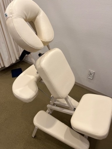 うつ伏せになれない人用 施術ベッド イス