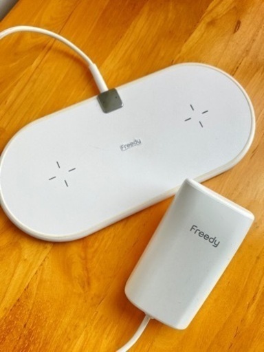 【10/10以降処分の可能性あり】２口　置き型　充電器　Qi  チー　スマホ充電