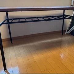 ダイニングテーブルの画像