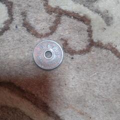 希少！昭和二十六年と三十三年 五円玉硬貨の画像