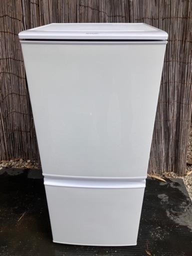 シャープ２ドア冷蔵庫140L
