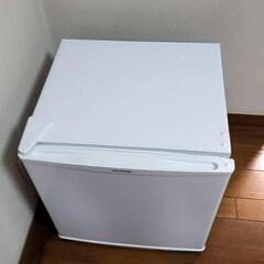2019年製ミニ冷蔵庫。４月25日朝９時〜10時位。非対面で取り...