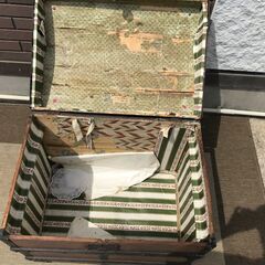 JME059)★お値下げ★ヴィンテージ 宝箱 ヨーロッパ輸入品 幅：約60cm 高さ：約55,5cm 奥行：約43,5cm 中古品【取りに来られる方限定】の画像