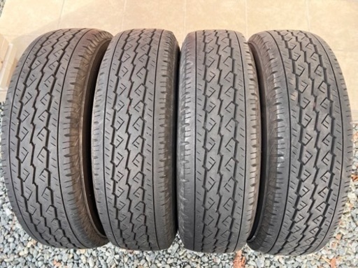 195/80R15 107/105L LT ブリヂストン V600 夏用タイヤ4本 ハイエース キャラバンに！ 車検対応品