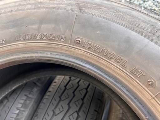 195/80R15 107/105L LT ブリヂストン V600 夏用タイヤ4本 ハイエース キャラバンに！ 車検対応品