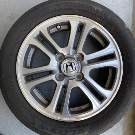 車のパーツ タイヤ、ホイール