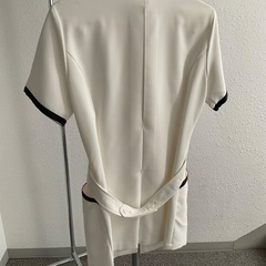 エステ　制服　サロンユニフォーム　ホワイトの画像