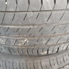 車のパーツ タイヤ、ホイールの画像