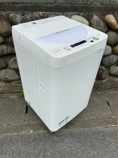 リユース　SHARP　2016年製　全自動洗濯機　　幅56.5　　奥行54　　高さ89　 （ｃｍ）　シャープ   掃除済み　5.5kg   洗濯機