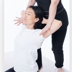 腰痛、四十肩、膝痛、股関節痛　通ってもとれない痛み、神経系ストレッチで軽く！ - 地元のお店