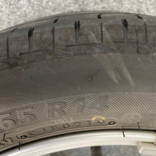車のパーツ タイヤ、ホイール