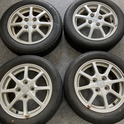 車のパーツ タイヤ、ホイール