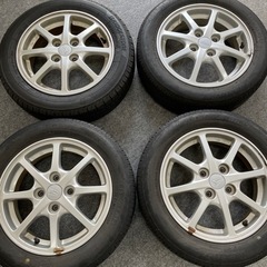 車のパーツ タイヤ、ホイール