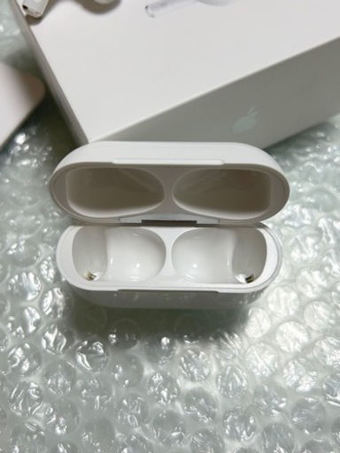 AirPods第二世代 用ケース＋イヤホン両耳(美品)