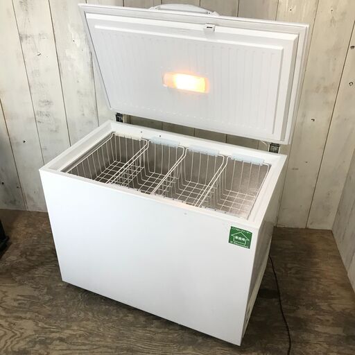 Electrolux エレクトロラックス 冷凍庫 家庭用 300L BNLF3000 ノンフロンフリーザー 鍵欠品 2011年製 家電 24d菊