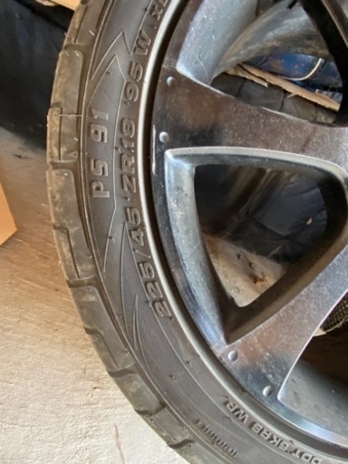 車のパーツ タイヤ、ホイール