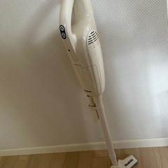 マキタ コードレス掃除機(充電式クリーナー) 10.8Vバッテリ...