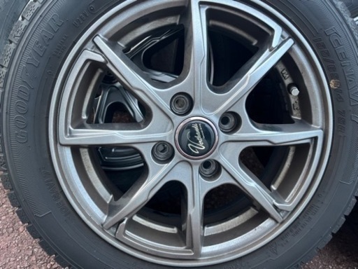 車のパーツ タイヤ、ホイール