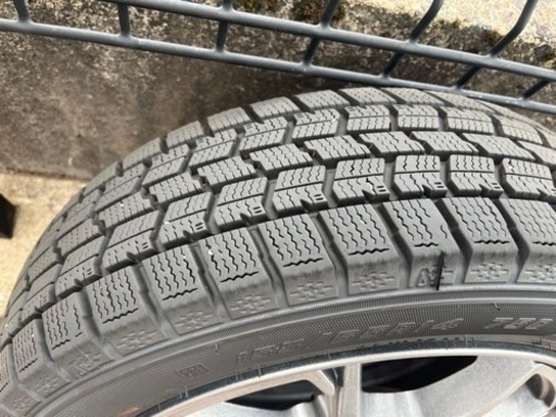 車のパーツ タイヤ、ホイール