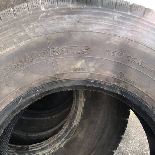 中古タイヤ　YOKOHAMA ZEN903ZW     225/90/17.5 4本セット　スタッドレス　値下げ