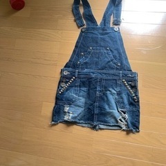オーバーオールスカートの画像
