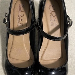 黒 エナメル パンプス NUOVO