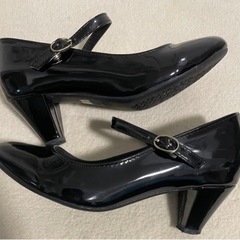黒 エナメル パンプス NUOVOの画像
