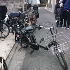 ｄ15🌈２０インチ、チャイルドシート、２人乗り、３人乗り、１人乗り電動自転車  🔴電動自転車・リサイクル専門店　🔵　ご試乗をしてから、ご購入できます。  🔵土日もお子様と土足のまま、いろいろなタイプの電動自転車のご試乗可能です。  🟢バカ良心的な電動自転車屋　🔴安心の無料保証、点検サービス付き  🔵後ろチャイルドシートをかごに変更して、１人乗りにもできます。  🔴バッテリーは新品の９０％以上の性能です。  🟣１回の充電で３０Ｋｍ以上走行可能でコンディション良好です。  🟢電動自転車、在の画像
