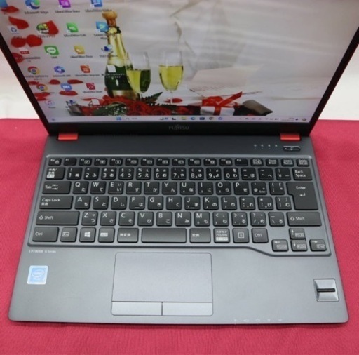 相談中　美品　超軽　富士通ノート暴速起動 高性能Celeron＋新品メモリ8GB