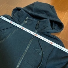 ノースフェイス パーカーの画像