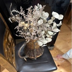 値下げしました‼️ ハンプティダンプティ 定価　7000- アンティーク ドライフラワー付き　花瓶　ヴィンテージ　　ドライフラワー&カゴ　付き の画像
