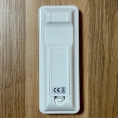 エアコンの汎用リモコン 国内メーカー15社対応 UMA-ACRM04の画像
