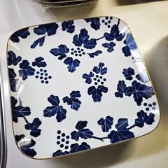 無料★皿、深鉢、ｳｫｰﾀｰﾋﾟｯﾁｬｰなど食器15点の画像
