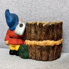 【受け渡し予定者決定】小人の置物 物入れ ペン立て  白雪姫の画像