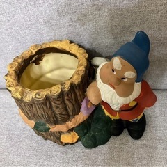 【受け渡し予定者決定】小人の置物 物入れ ペン立て  白雪姫の画像