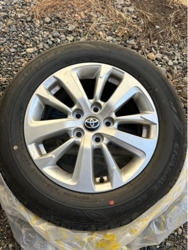 車のパーツ タイヤ、ホイール