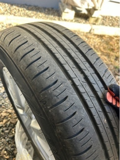 車のパーツ タイヤ、ホイール