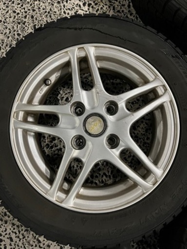 車のパーツ タイヤ、ホイール