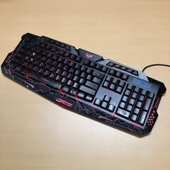３色LEDバックライト・ゲーミングキーボード（クラックデザイン）の画像
