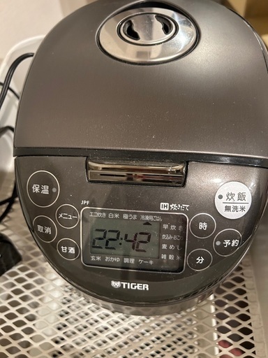炊飯器　使用回数１０回未満です
