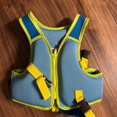 ライフジャケット、水着