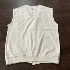 メンズ白ベストの画像