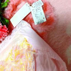 新品♡トリンプ♡ピンク♡花柄&レース♡キラキラのラメ入り♡深め♡ショーツの画像