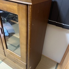 無料です！食器棚の画像