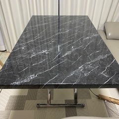 昇降式テーブルの画像