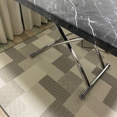 昇降式テーブルの画像
