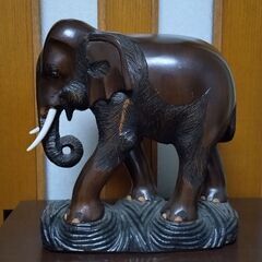 木製のゾウ（２体セット）