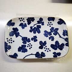 無料☆金彩の深皿、角皿など食器8点とﾎﾞﾄﾙﾀﾝﾌﾞﾗｰ1点の画像