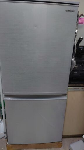 Sharp 一人暮らし用冷蔵庫 137L